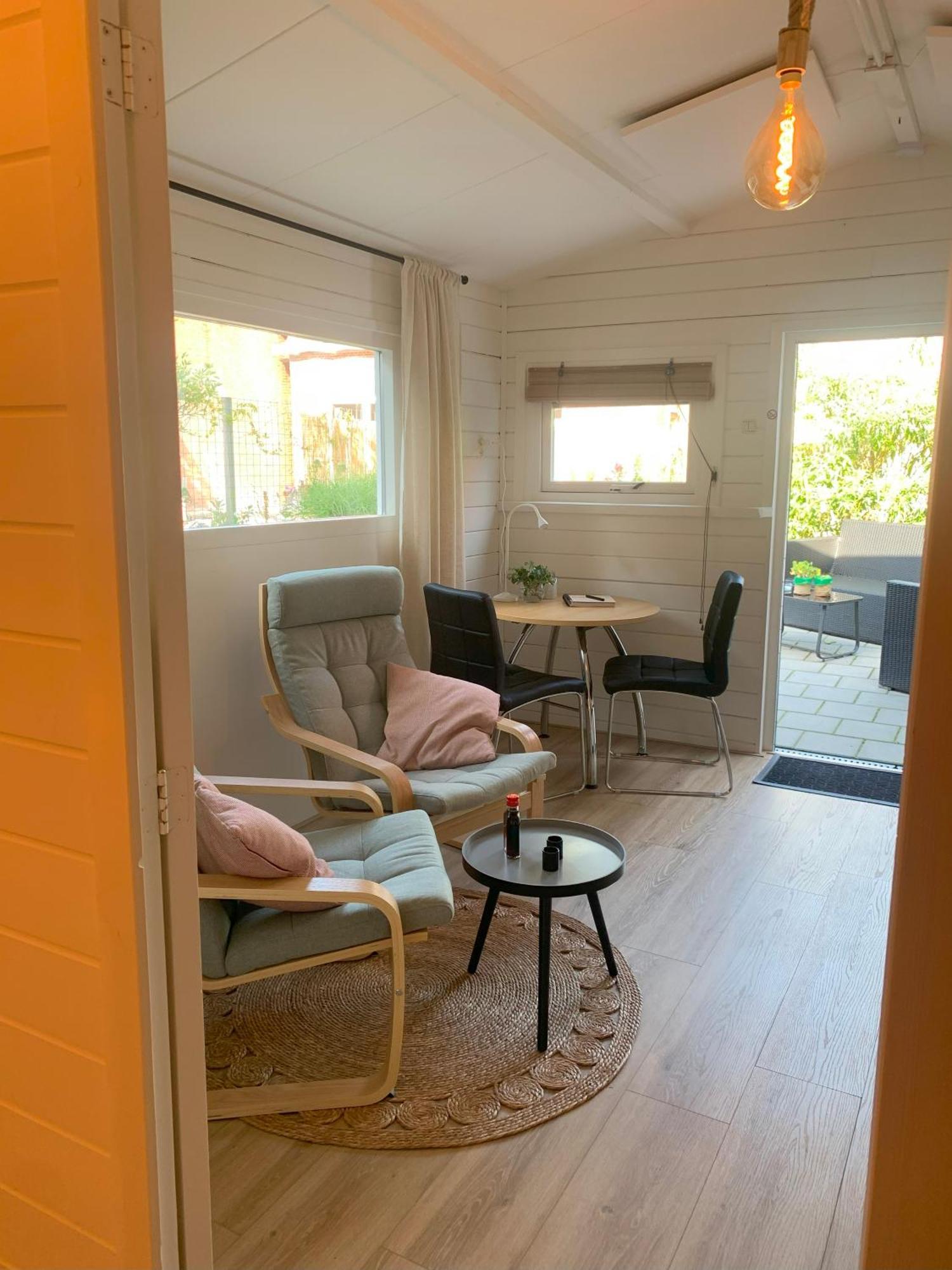 Tiny House Tussen De Grachten Sneek Bagian luar foto