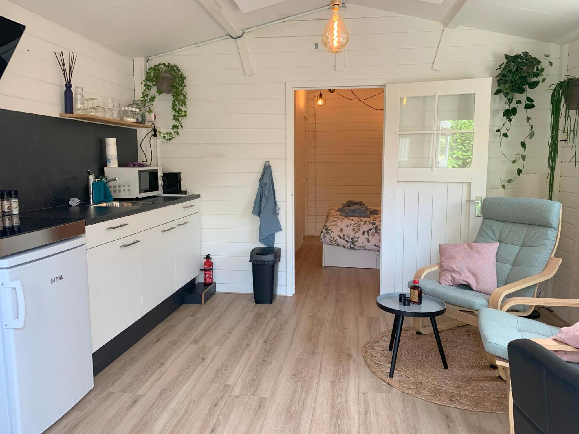 Tiny House Tussen De Grachten Sneek Bagian luar foto