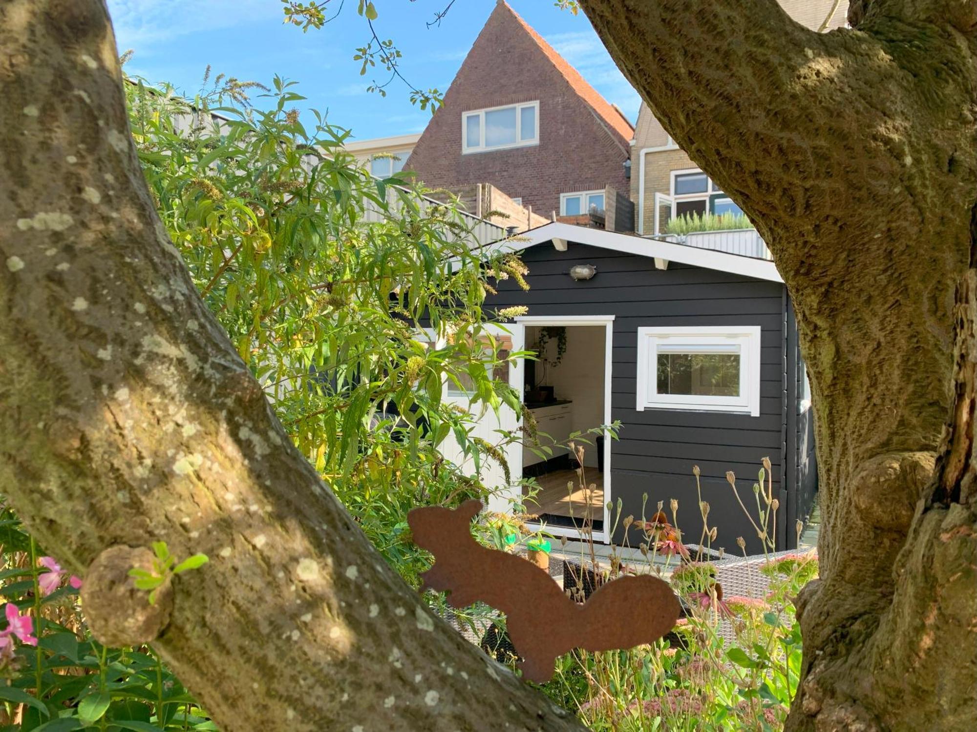Tiny House Tussen De Grachten Sneek Bagian luar foto