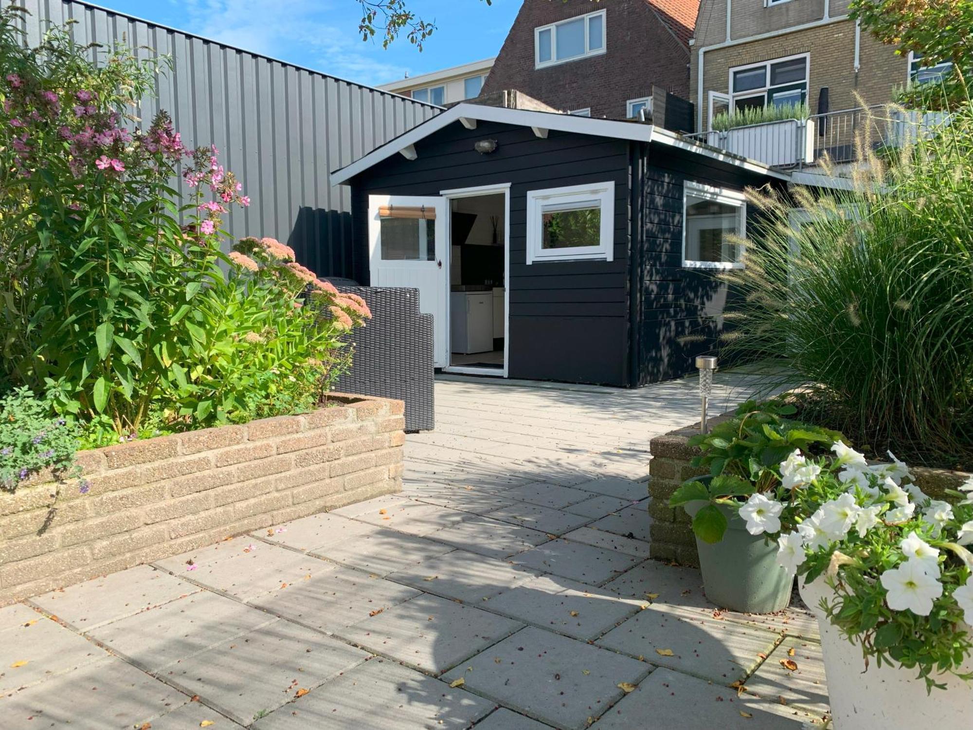 Tiny House Tussen De Grachten Sneek Bagian luar foto